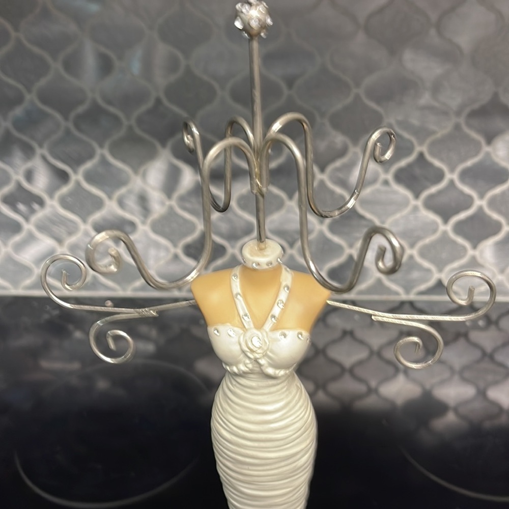Jewelry stand - Picture 2 of 3